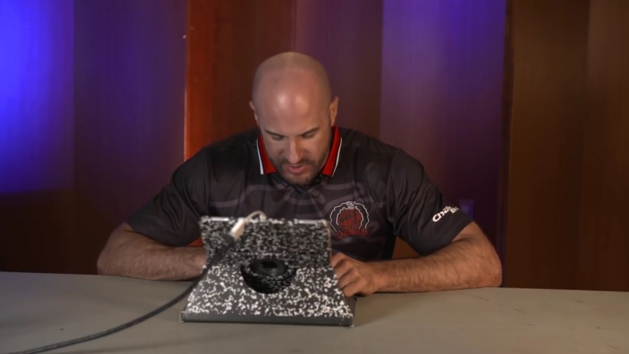 CESARO_s_FREEZE_CARD_DECK_in_FULL_EFFECT____-_Clash_With_Cesaro_mp40019.jpg