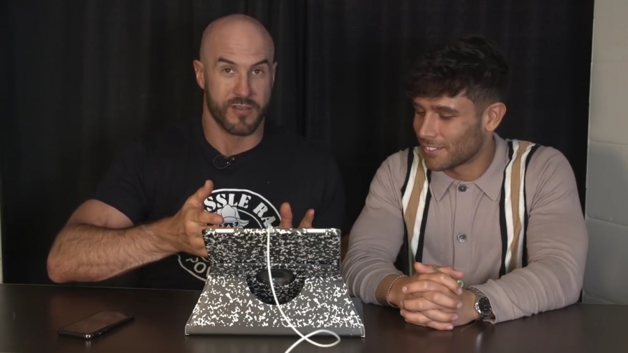 NOAM_DAR_learns_from_MASTER_CESARO__-_Clash_with_Cesaro_mp40038.jpg