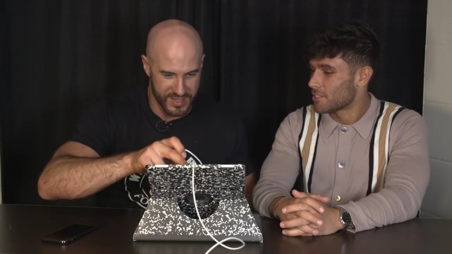NOAM_DAR_learns_from_MASTER_CESARO__-_Clash_with_Cesaro_mp40044.jpg