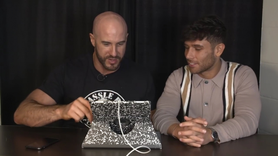 NOAM_DAR_learns_from_MASTER_CESARO__-_Clash_with_Cesaro_mp40045.jpg