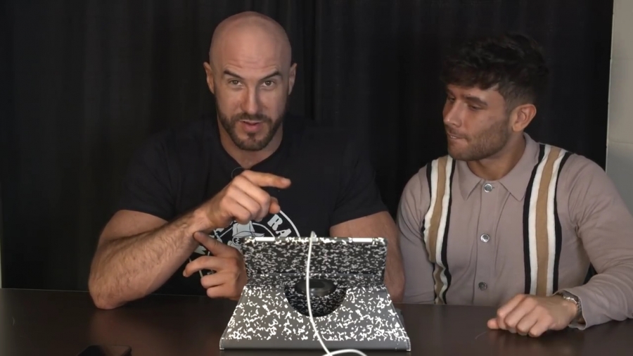 NOAM_DAR_learns_from_MASTER_CESARO__-_Clash_with_Cesaro_mp40674.jpg