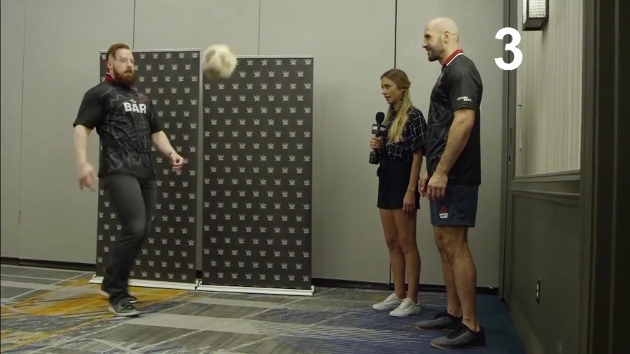 22The_Keep-Ups_Challenge_Caroline_Szwed_vs__The_Bar2122_mp40045.jpg