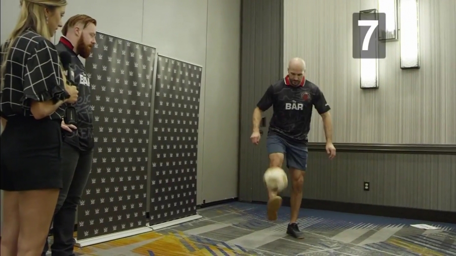 22The_Keep-Ups_Challenge_Caroline_Szwed_vs__The_Bar2122_mp40060.jpg
