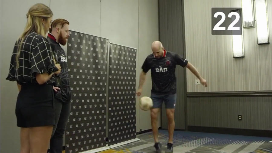22The_Keep-Ups_Challenge_Caroline_Szwed_vs__The_Bar2122_mp40070.jpg
