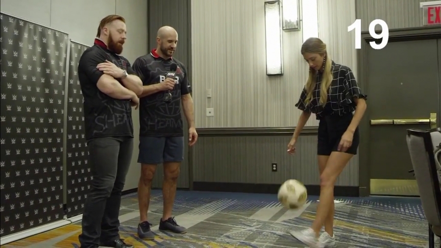 22The_Keep-Ups_Challenge_Caroline_Szwed_vs__The_Bar2122_mp40156.jpg