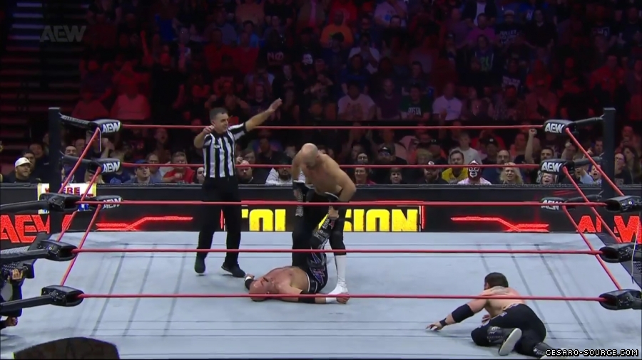 BCC_Collision_mp40639~0.jpg
