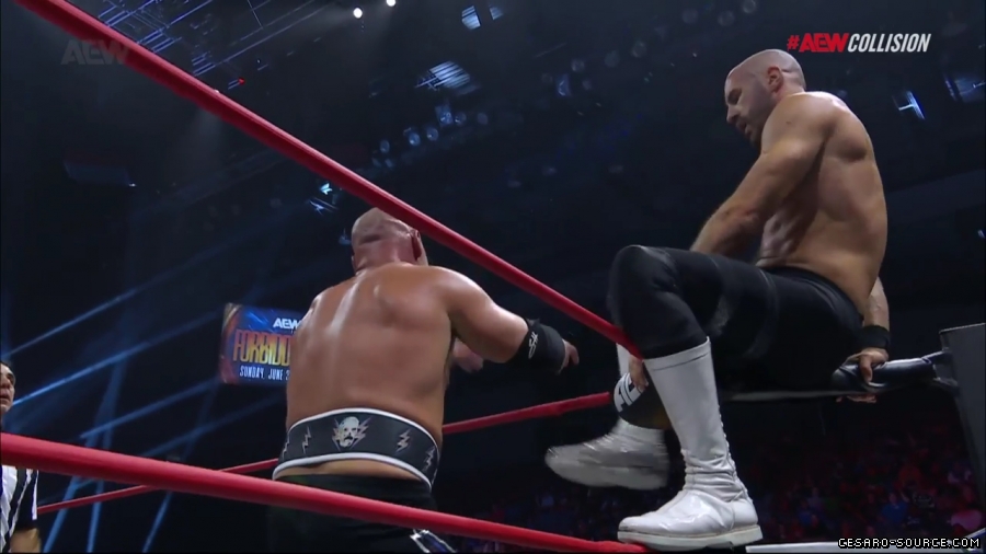 BCC_Collision_mp40977~2.jpg