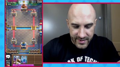 CESARO_dishes_pains___answers_your_CLASH_ROYALE_questions___2_--_UpUpDownDown_P_mp40137.jpg