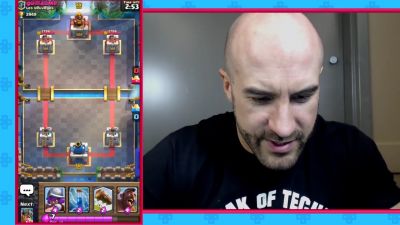 CESARO_dishes_pains___answers_your_CLASH_ROYALE_questions___2_--_UpUpDownDown_P_mp40138.jpg