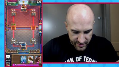 CESARO_dishes_pains___answers_your_CLASH_ROYALE_questions___2_--_UpUpDownDown_P_mp40142.jpg
