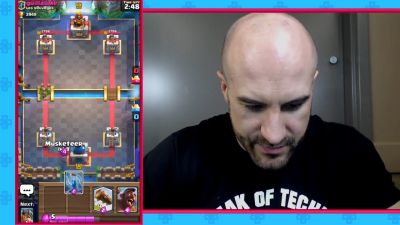 CESARO_dishes_pains___answers_your_CLASH_ROYALE_questions___2_--_UpUpDownDown_P_mp40143.jpg