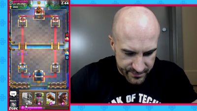 CESARO_dishes_pains___answers_your_CLASH_ROYALE_questions___2_--_UpUpDownDown_P_mp40146.jpg