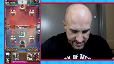 CESARO_dishes_pains___answers_your_CLASH_ROYALE_questions___2_--_UpUpDownDown_P_mp40148.jpg