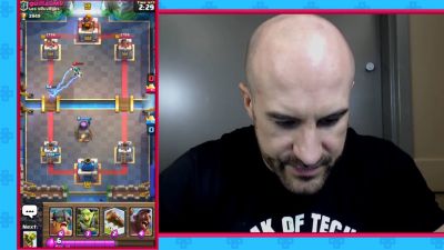 CESARO_dishes_pains___answers_your_CLASH_ROYALE_questions___2_--_UpUpDownDown_P_mp40156.jpg