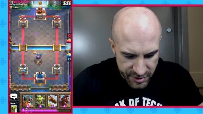 CESARO_dishes_pains___answers_your_CLASH_ROYALE_questions___2_--_UpUpDownDown_P_mp40159.jpg
