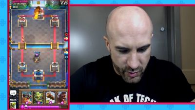 CESARO_dishes_pains___answers_your_CLASH_ROYALE_questions___2_--_UpUpDownDown_P_mp40162.jpg