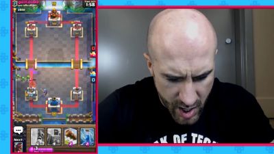CESARO_dishes_pains___answers_your_CLASH_ROYALE_questions___2_--_UpUpDownDown_P_mp40174.jpg
