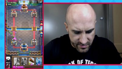CESARO_dishes_pains___answers_your_CLASH_ROYALE_questions___2_--_UpUpDownDown_P_mp40175.jpg