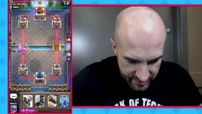 CESARO_dishes_pains___answers_your_CLASH_ROYALE_questions___2_--_UpUpDownDown_P_mp40184.jpg