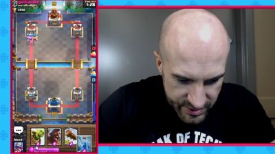 CESARO_dishes_pains___answers_your_CLASH_ROYALE_questions___2_--_UpUpDownDown_P_mp40186.jpg