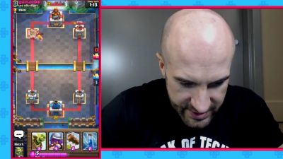 CESARO_dishes_pains___answers_your_CLASH_ROYALE_questions___2_--_UpUpDownDown_P_mp40201.jpg