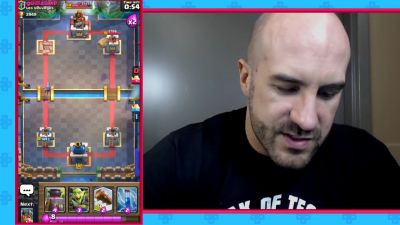 CESARO_dishes_pains___answers_your_CLASH_ROYALE_questions___2_--_UpUpDownDown_P_mp40211.jpg