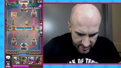 CESARO_dishes_pains___answers_your_CLASH_ROYALE_questions___2_--_UpUpDownDown_P_mp40239.jpg