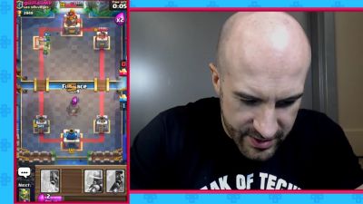 CESARO_dishes_pains___answers_your_CLASH_ROYALE_questions___2_--_UpUpDownDown_P_mp40241.jpg