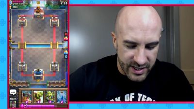 CESARO_dishes_pains___answers_your_CLASH_ROYALE_questions___2_--_UpUpDownDown_P_mp40284.jpg