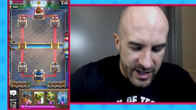 CESARO_dishes_pains___answers_your_CLASH_ROYALE_questions___2_--_UpUpDownDown_P_mp40285.jpg