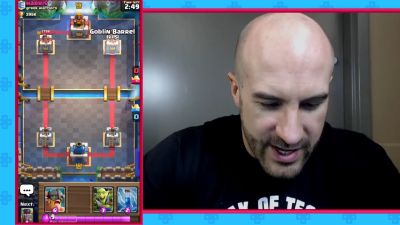 CESARO_dishes_pains___answers_your_CLASH_ROYALE_questions___2_--_UpUpDownDown_P_mp40288.jpg