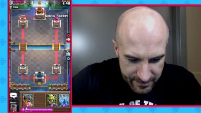 CESARO_dishes_pains___answers_your_CLASH_ROYALE_questions___2_--_UpUpDownDown_P_mp40289.jpg
