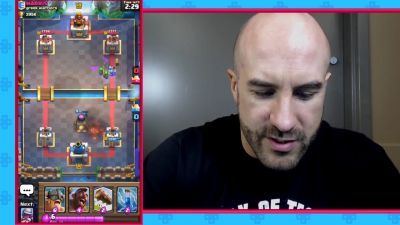 CESARO_dishes_pains___answers_your_CLASH_ROYALE_questions___2_--_UpUpDownDown_P_mp40303.jpg