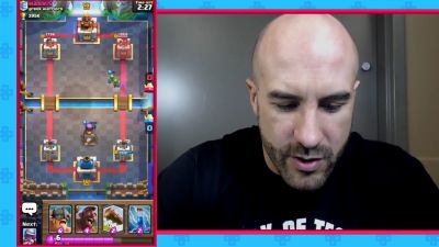 CESARO_dishes_pains___answers_your_CLASH_ROYALE_questions___2_--_UpUpDownDown_P_mp40305.jpg