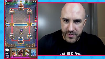 CESARO_dishes_pains___answers_your_CLASH_ROYALE_questions___2_--_UpUpDownDown_P_mp40307.jpg