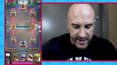 CESARO_dishes_pains___answers_your_CLASH_ROYALE_questions___2_--_UpUpDownDown_P_mp40325.jpg
