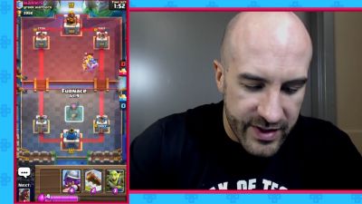 CESARO_dishes_pains___answers_your_CLASH_ROYALE_questions___2_--_UpUpDownDown_P_mp40334.jpg