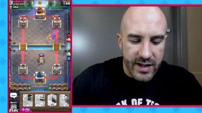 CESARO_dishes_pains___answers_your_CLASH_ROYALE_questions___2_--_UpUpDownDown_P_mp40336.jpg