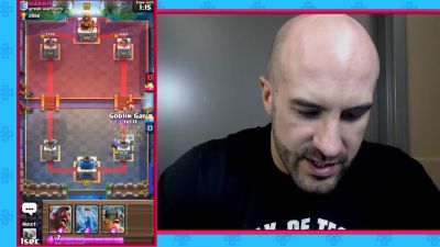 CESARO_dishes_pains___answers_your_CLASH_ROYALE_questions___2_--_UpUpDownDown_P_mp40371.jpg