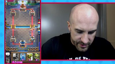 CESARO_dishes_pains___answers_your_CLASH_ROYALE_questions___2_--_UpUpDownDown_P_mp40375.jpg