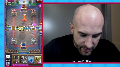 CESARO_dishes_pains___answers_your_CLASH_ROYALE_questions___2_--_UpUpDownDown_P_mp40390.jpg