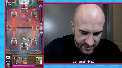 CESARO_dishes_pains___answers_your_CLASH_ROYALE_questions___2_--_UpUpDownDown_P_mp40396.jpg