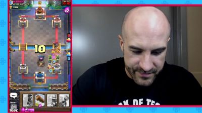 CESARO_dishes_pains___answers_your_CLASH_ROYALE_questions___2_--_UpUpDownDown_P_mp40407.jpg