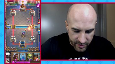 CESARO_dishes_pains___answers_your_CLASH_ROYALE_questions___2_--_UpUpDownDown_P_mp40425.jpg