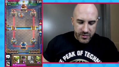 CESARO_dishes_pains___answers_your_CLASH_ROYALE_questions___2_--_UpUpDownDown_P_mp40493.jpg