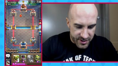 CESARO_dishes_pains___answers_your_CLASH_ROYALE_questions___2_--_UpUpDownDown_P_mp40494.jpg