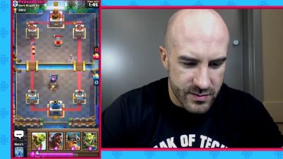 CESARO_dishes_pains___answers_your_CLASH_ROYALE_questions___2_--_UpUpDownDown_P_mp40516.jpg