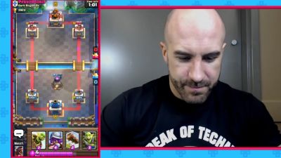 CESARO_dishes_pains___answers_your_CLASH_ROYALE_questions___2_--_UpUpDownDown_P_mp40545.jpg