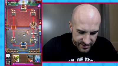 CESARO_dishes_pains___answers_your_CLASH_ROYALE_questions___2_--_UpUpDownDown_P_mp40580.jpg