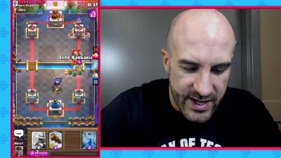 CESARO_dishes_pains___answers_your_CLASH_ROYALE_questions___2_--_UpUpDownDown_P_mp40617.jpg